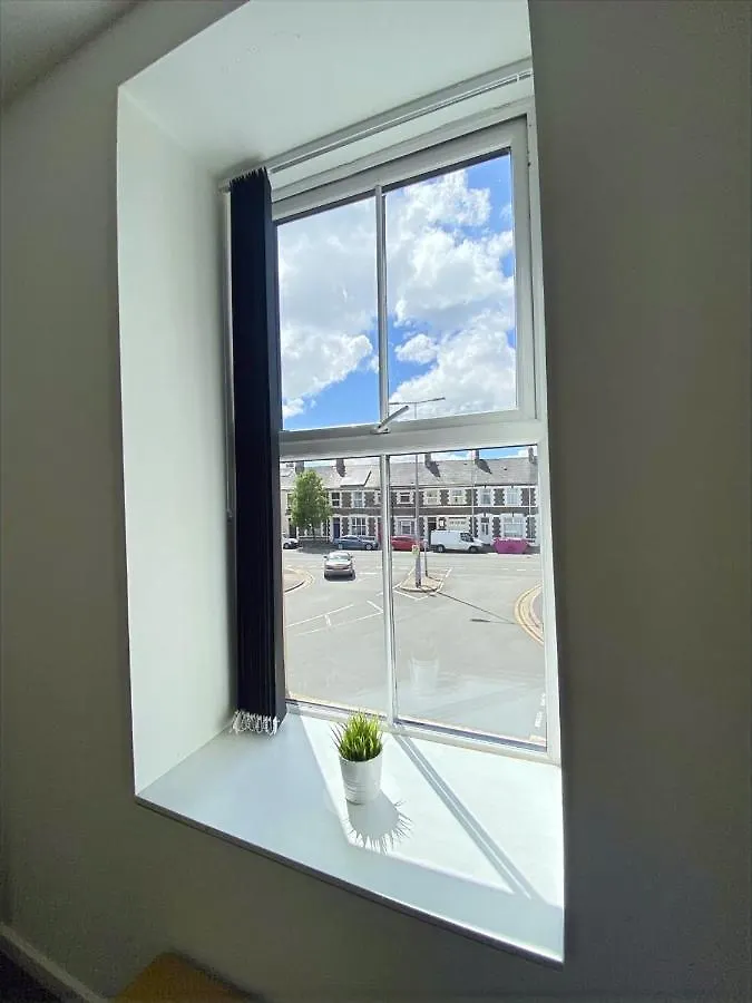The Brook - Long Stay Offer - Sleeps 6 - Central House By Cto Serviced Apartments Cardiff